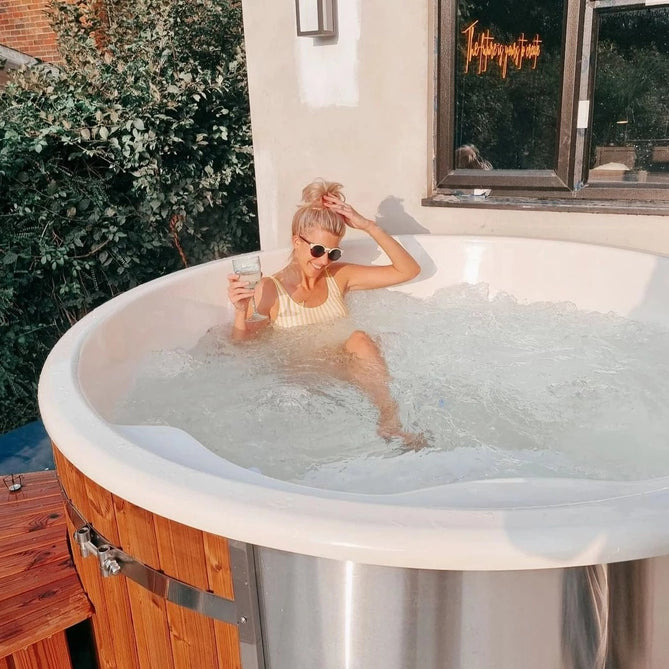 Deluxe Premium Acrylic Hot Tub